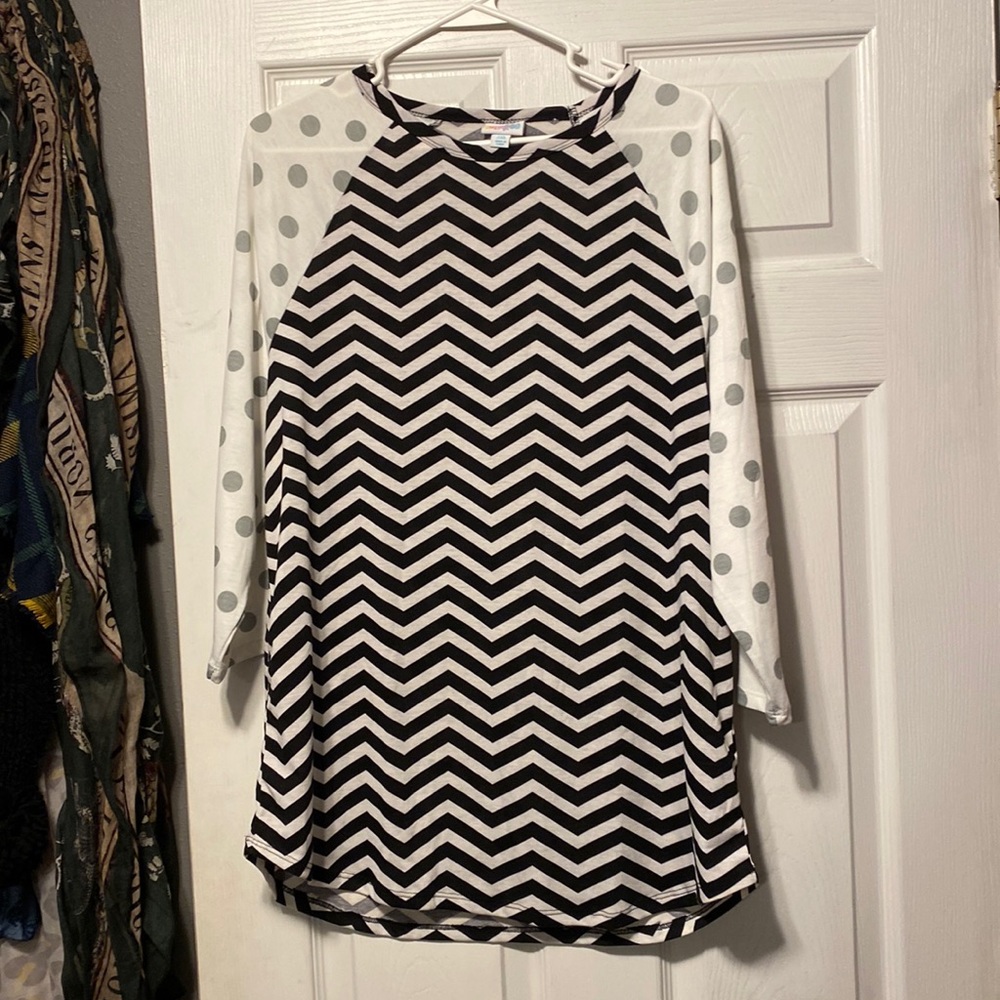 2XL EUC LuLaRoe Chevron & Polka Dot Top